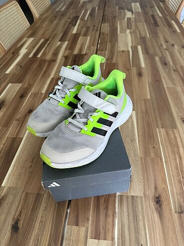 Adidas çocuk spor ayakkabı