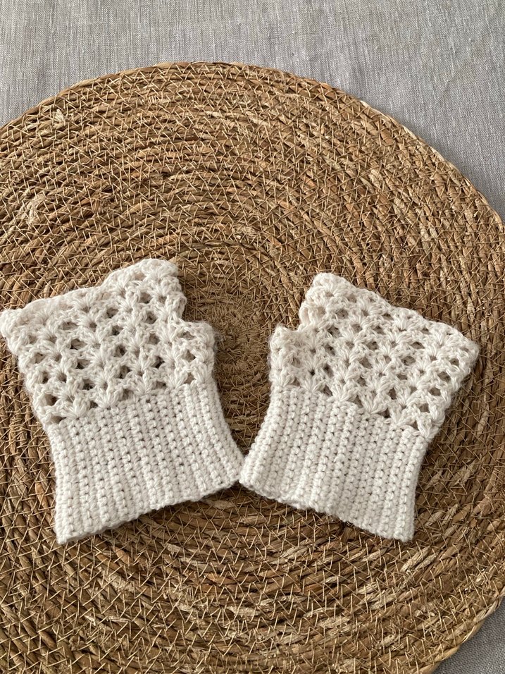 Dantel Detaylı Beyaz Örgü Kadın Eldiveni - Görsel 3