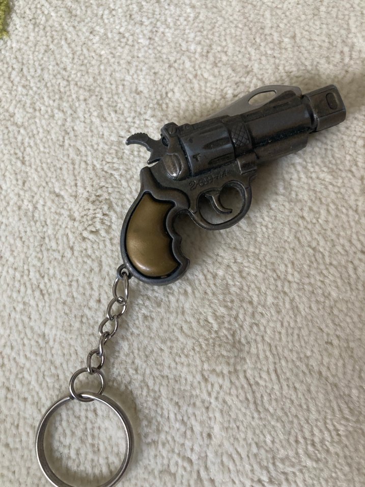 Gri Oyuncak Tabanca Anahtarlık - Görsel 2