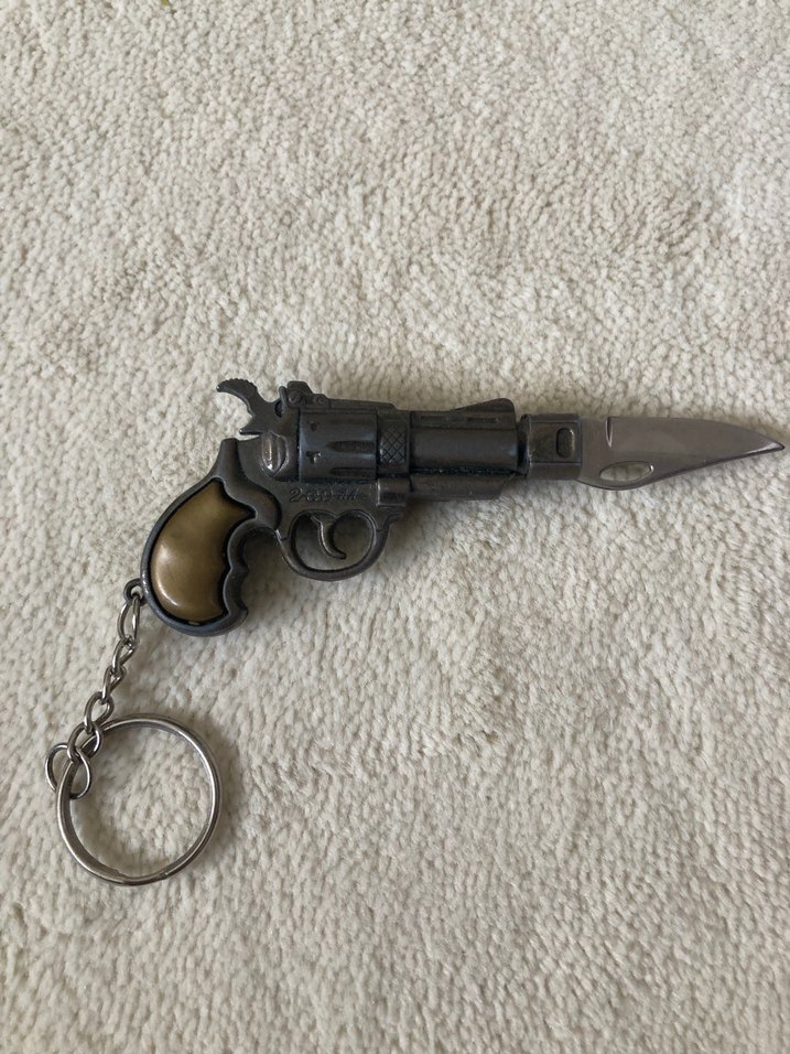 Gri Oyuncak Tabanca Anahtarlık - Görsel 4