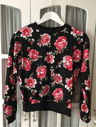 Çiçek Desenli Tshirt