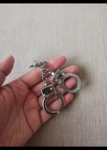 Gri Bisikletçi Tarzı Kelepçe Anahtarlık - Görsel 4