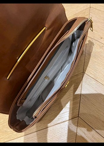 Kahverengi Deri İğne Tokalı Kadın Çanta - Görsel 2