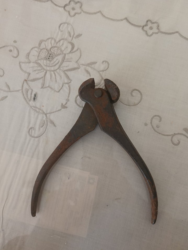 Koyu Kahverengi Demir Pense(Hangisini isterseniz onu gönderirim) - Görsel 3