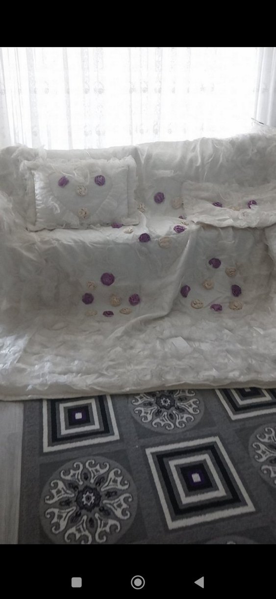 Beyaz Nakışlı Yatak Örtüsü - Görsel 2