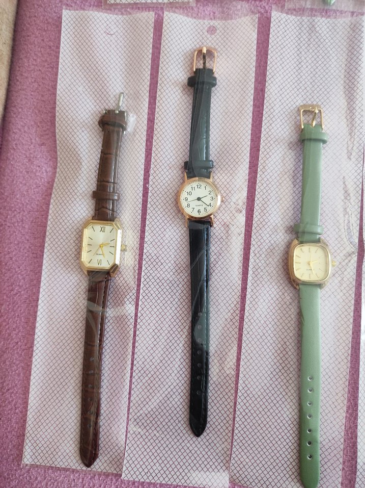 Renkli deri kemerli kadın saatleri - Görsel 3