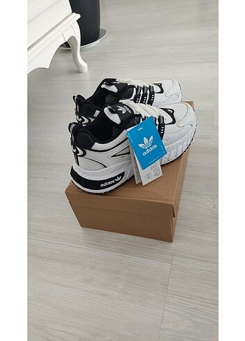 Adidas Bayan ayakkabı