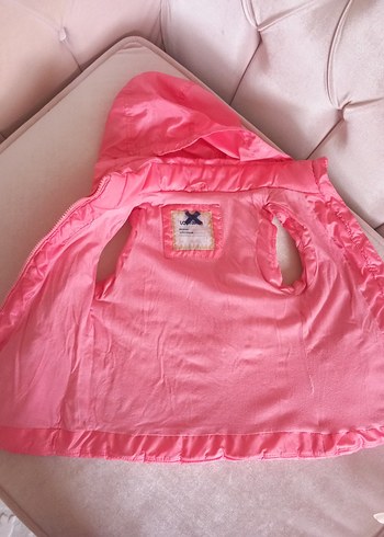 Kız Çocuk Pembe Kapüşonlu Şişme Yelek - Görsel 6