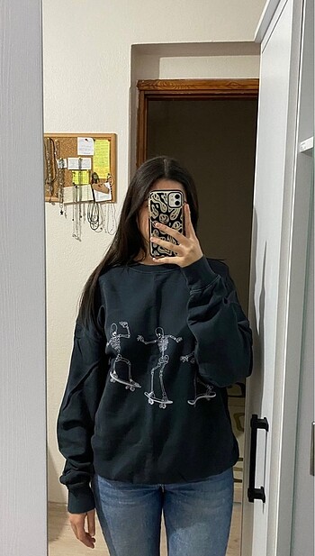 Sweatshirt