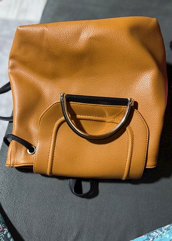 Sarı Deri Kadın Sırt Çantası - Görsel 4