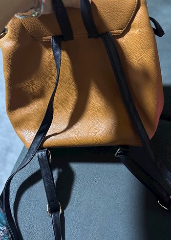 Sarı Deri Kadın Sırt Çantası - Görsel 3
