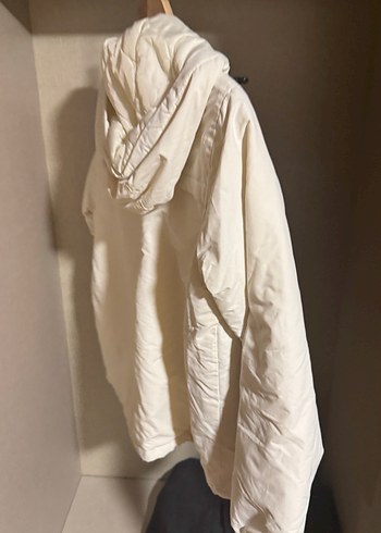 Beyaz Kapüşonlu Fermuarlı Kadın Ceket - Görsel 3