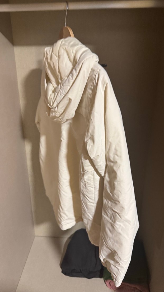 Beyaz Kapüşonlu Fermuarlı Kadın Ceket - Görsel 3