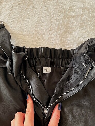 H&M Deri Mini Şort - Görsel 5