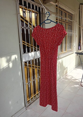 Kısa Kollu V Yaka Kırmızı Baskılı Uzun Elbise - Görsel 4