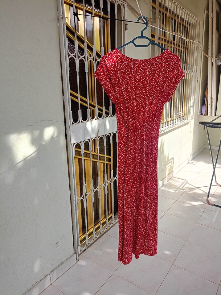 Kısa Kollu V Yaka Kırmızı Baskılı Uzun Elbise - Görsel 3