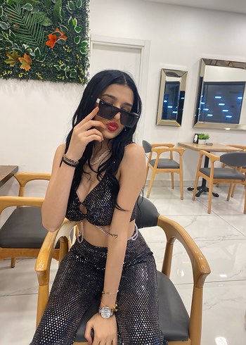 Siyah Payetli pullu crop pantolon takım tarzı
 zincir detaylı - Görsel 3