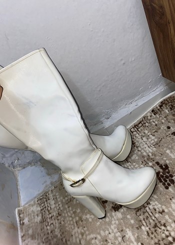 Beyaz Deri Tokalı İnce Topuklu Dizüstü Çizme - Görsel 3