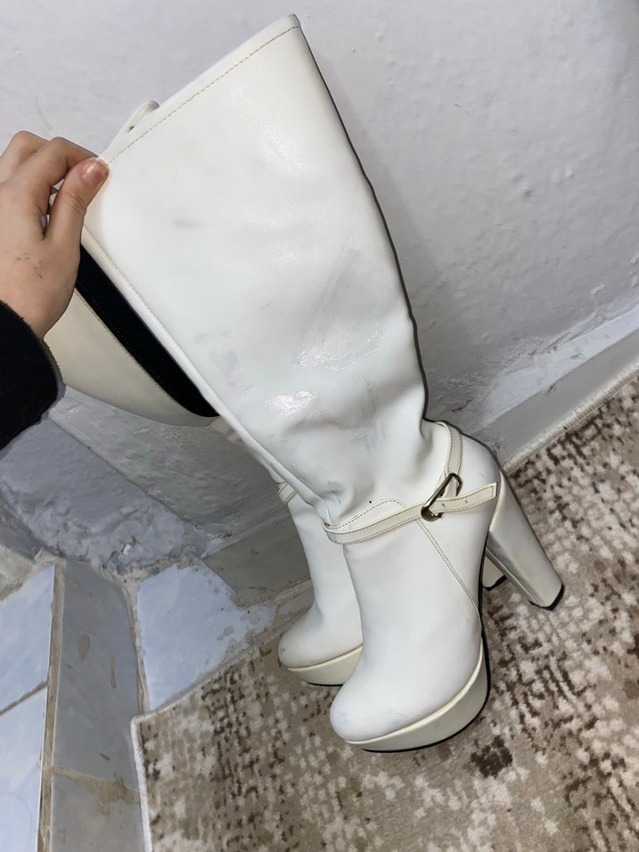 Beyaz Deri Tokalı İnce Topuklu Dizüstü Çizme - Görsel 2