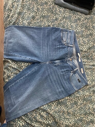 31 Beden Mavi jean