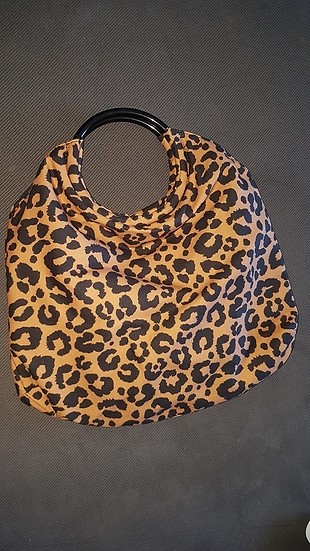 Leopar canta