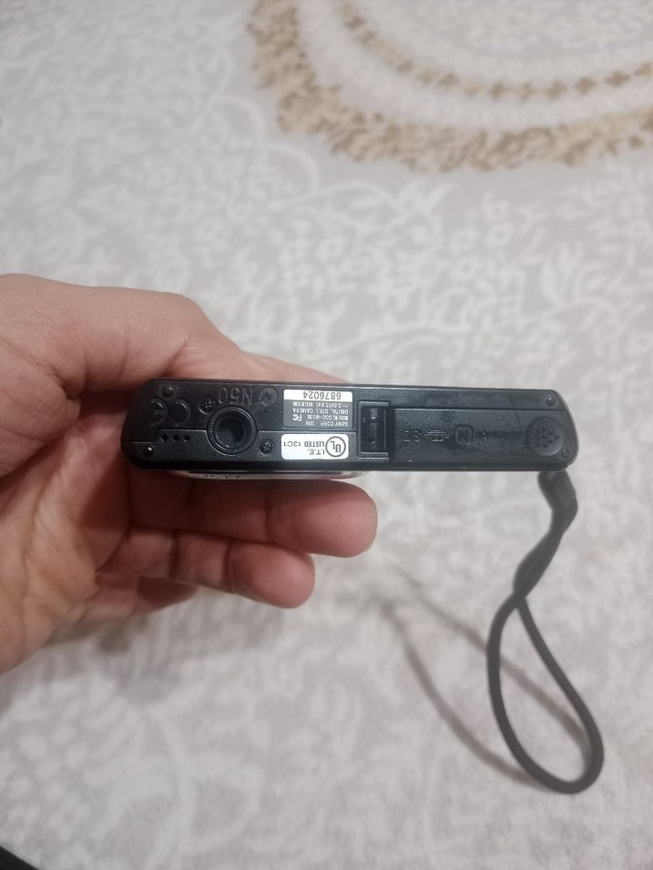 Sony Cyber-shot 14.1 MP Dijital Kamera Siyah - Görsel 3