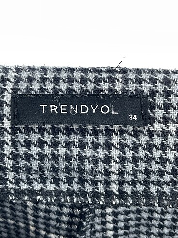 34 Beden gri Renk Trendyol & Milla Düz Kesim %70 İndirimli.