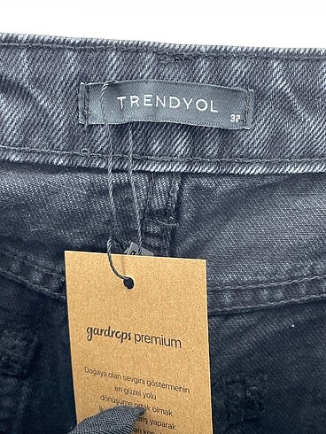32 Beden siyah Renk Trendyol & Milla Jean / Kot %70 İndirimli.
