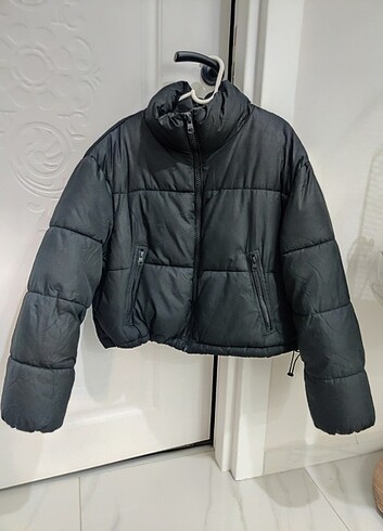 Bershka SİYAH SİŞME MONT 