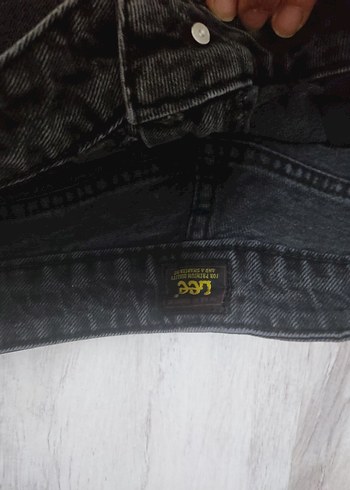 Gri Bol Kesim Mini Denim Şort - Görsel 2