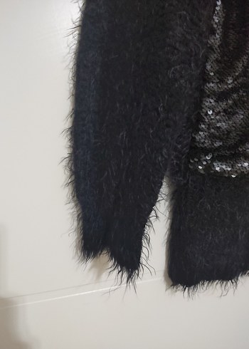 Siyah Kürklü Uzun Kollu Kadın Kazak - Görsel 4