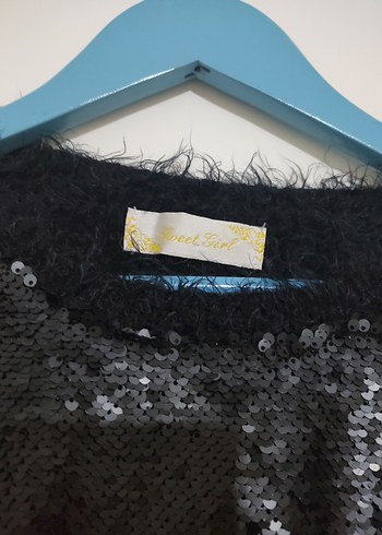 Siyah Kürklü Uzun Kollu Kadın Kazak - Görsel 3