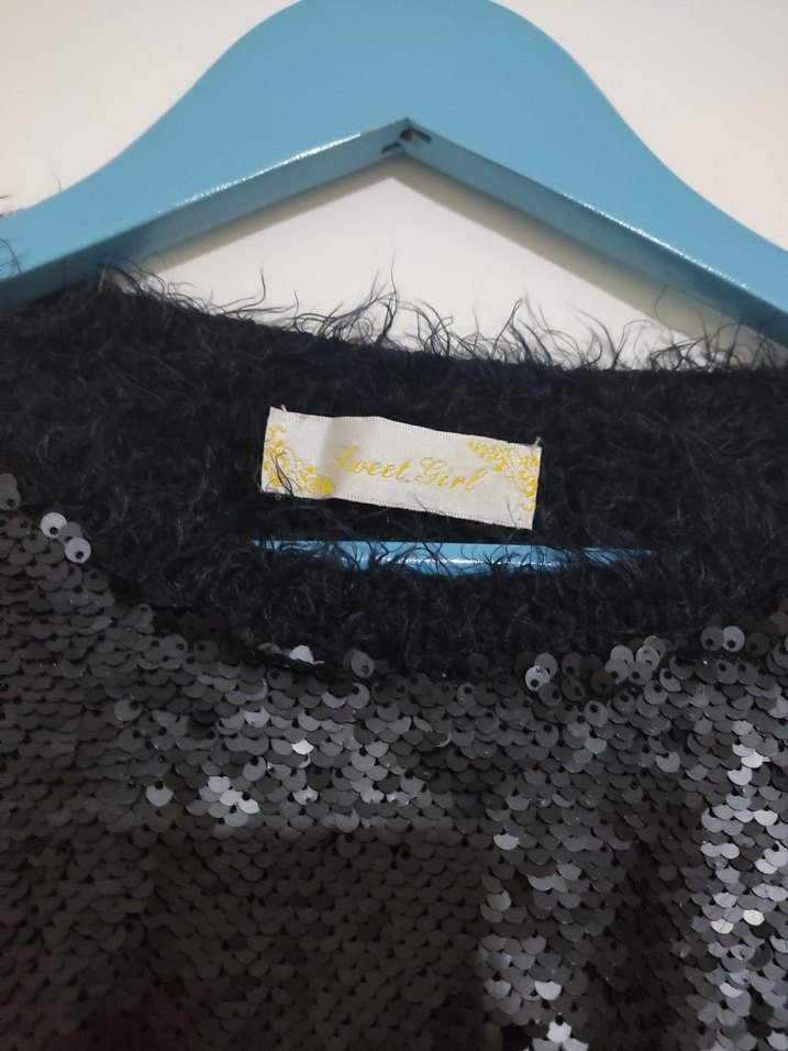 Siyah Kürklü Uzun Kollu Kadın Kazak - Görsel 3