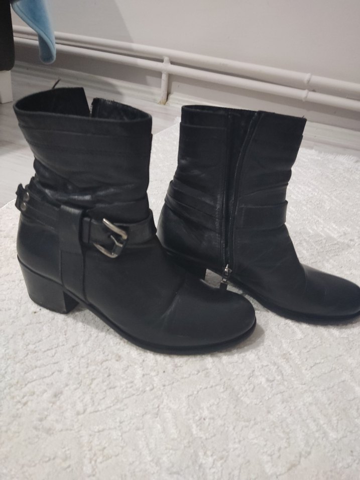 Tokalı Siyah Deri Kadın Bot..orijinal deridir - Görsel 3