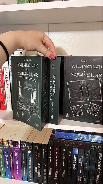 Beden Renk Yalancılar ve Yabancılar 1 ve 2 kutulu set