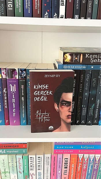 Kimse Gerçek Değil - Zeynep Sey