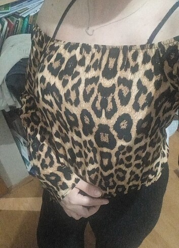 Leopar Desenli İspanyol Kol Crop Bluz