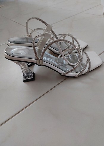 Diğer Beyaz Stiletto Topuklu Kadın Abiye Ayakkabı