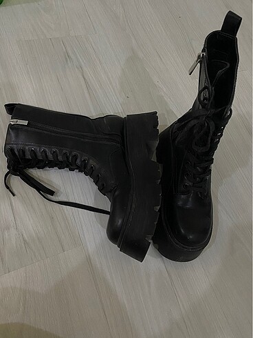 Bershka Berhsa 36 numara bot