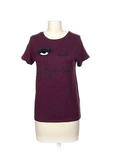 Bershka T-shirt %70 İndirimli.