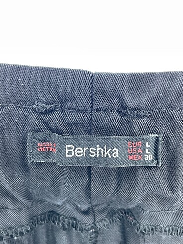 l Beden siyah Renk Bershka Mini Etek %70 İndirimli.