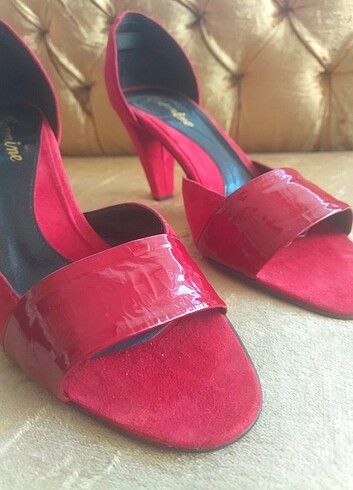 39 Beden Kırmızı süet topuklu ayakkabı 