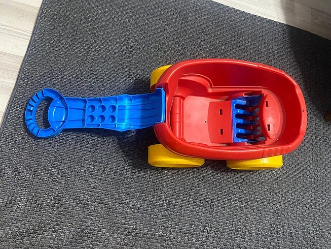 Beden Lego arabası