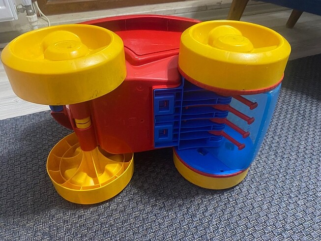 Beden kırmızı Renk Lego arabası