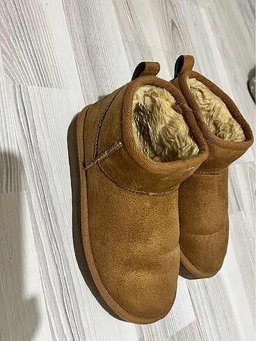 Ugg Ugg kısa bod