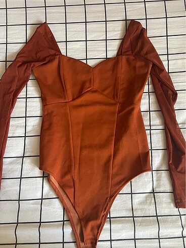 Tül detaylı body