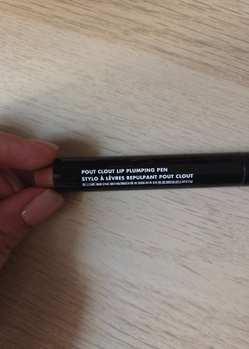  Beden Elf Pout Clout Lip Plumping Gloss Pen