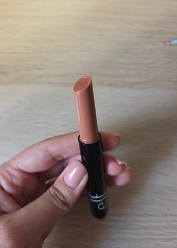  Beden ten rengi Renk Elf Pout Clout Lip Plumping Gloss Pen