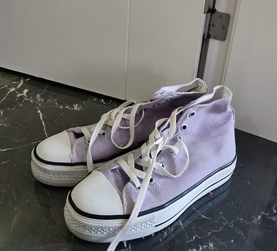 Kadın convers model ayakkabı