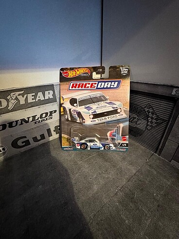 HOTWHEELS PREMİUM FORD CAPRİ
